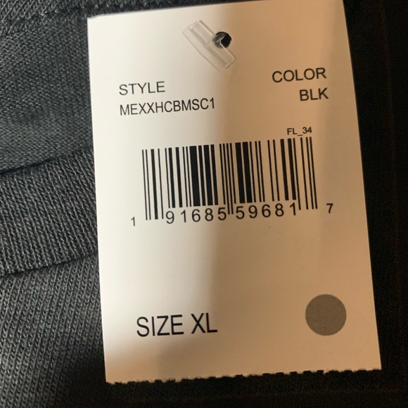 Don’t stop believing Christmas T-shirt New NWT - Picture 4 of 6